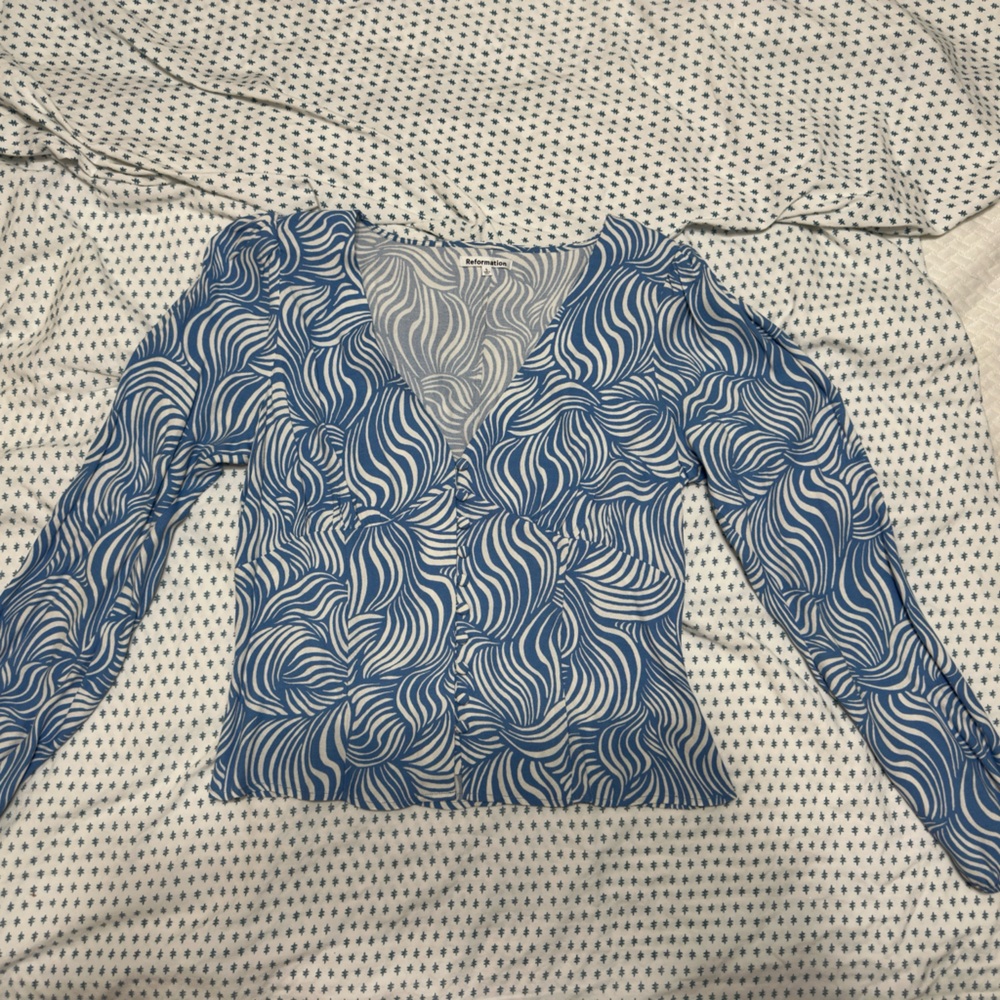Reformation Blue and White Swirl Women’s Shirt